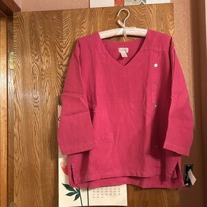 NWT Linen Long sleeved shirt with buttons in side and a front pocket. Size XL.